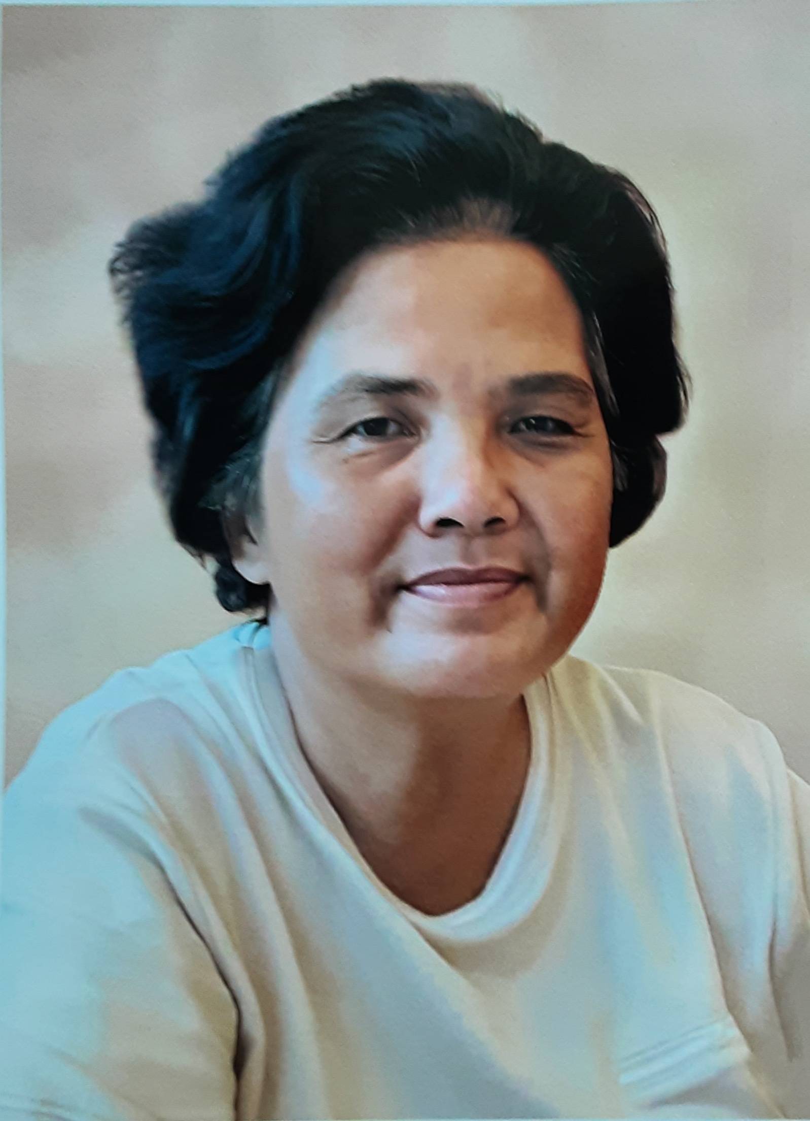 Yuni Setyaningrum ( Kwee Yuni )