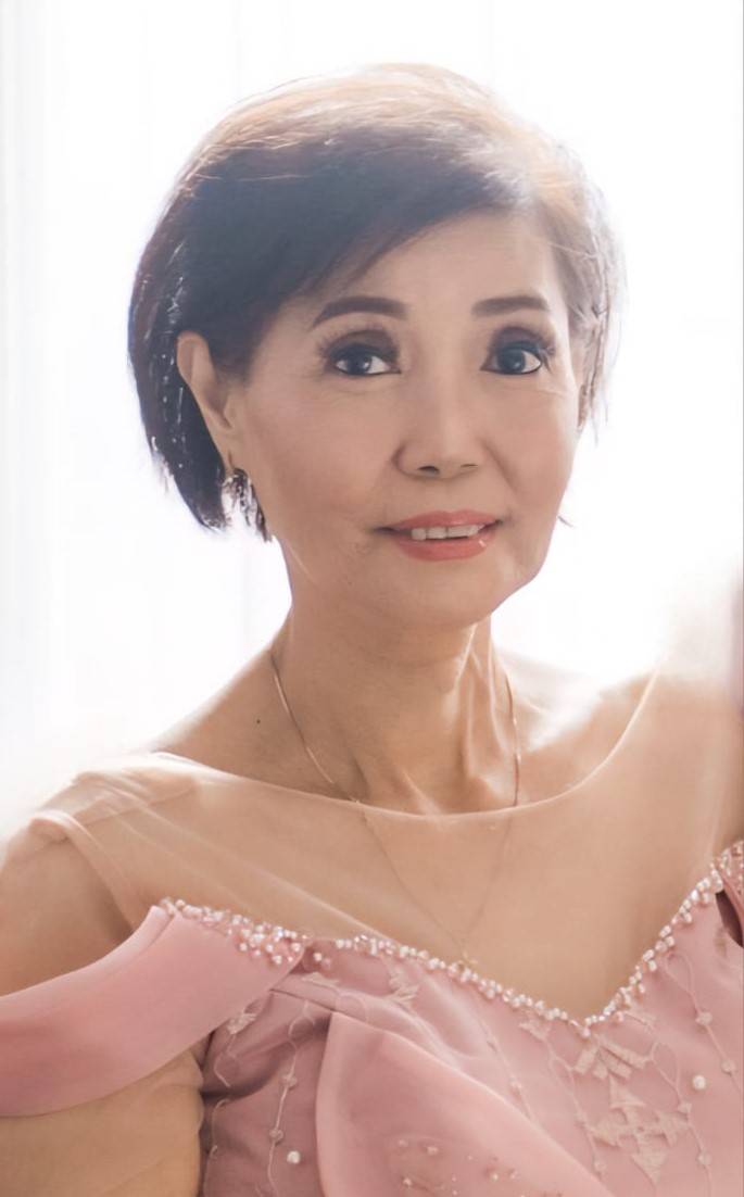 Ny. Oey Lan Hoa (Yoko)