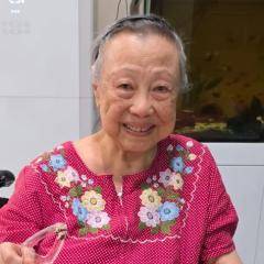 Lilasari Hadilaksono (Njoo Sian Lioe)