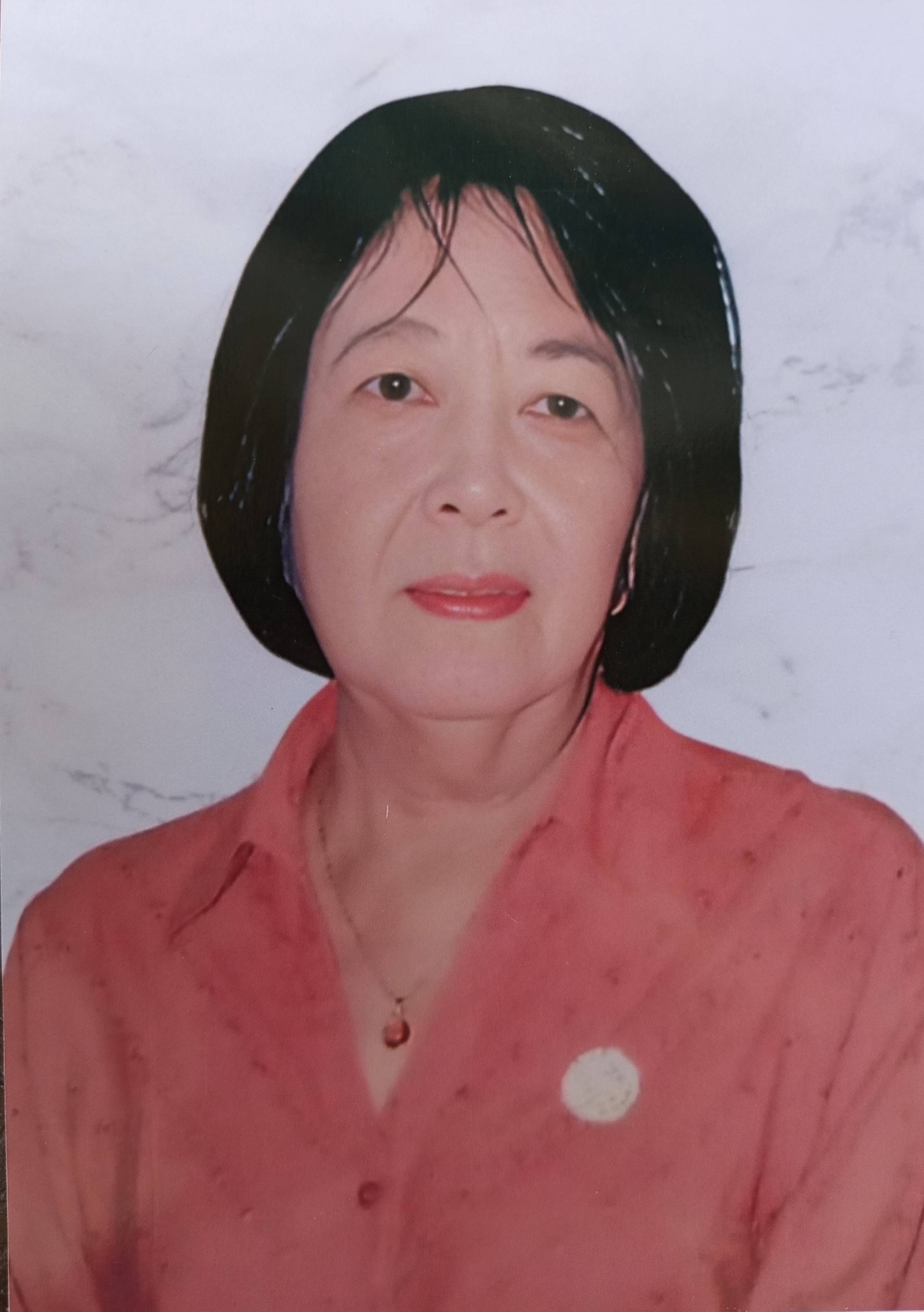 Elisabeth Titi Soeroso ( Kwee Lan Hwa )