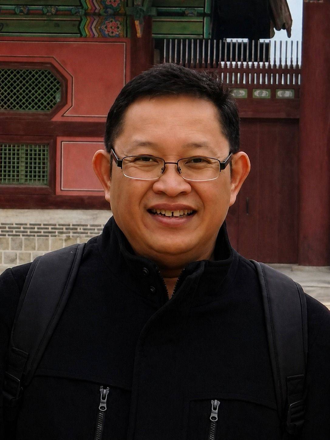 Tn. Robert Tampubolon