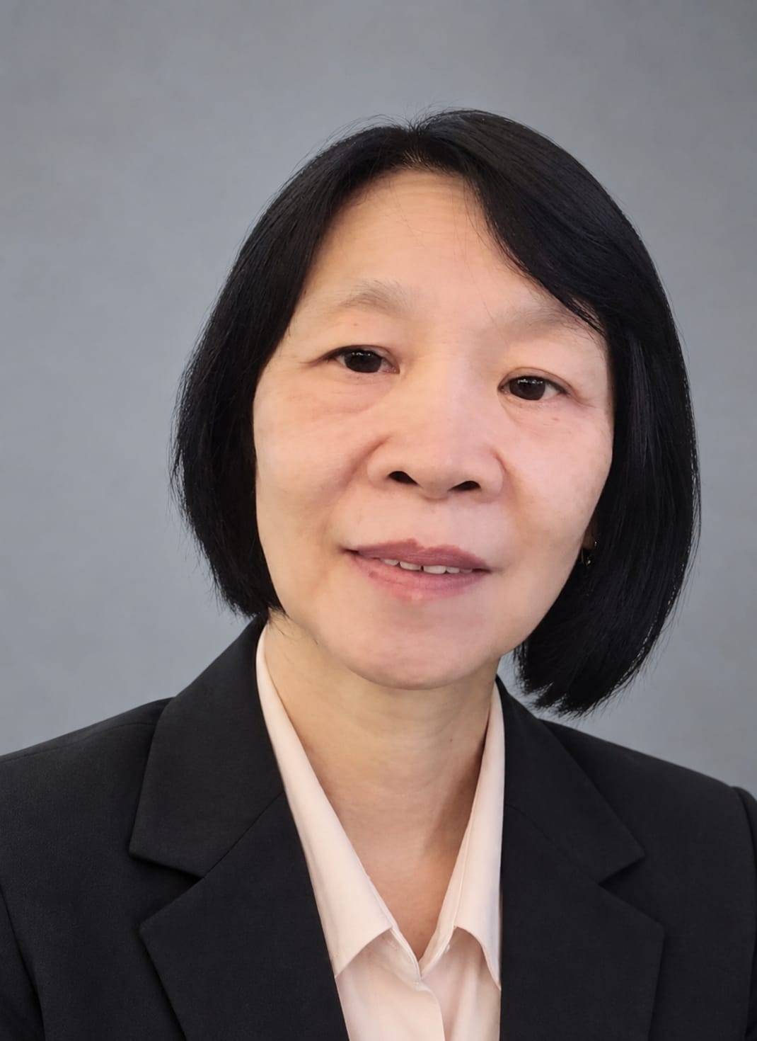 Eliawati Sadikin ( Lie Ton Yin  )