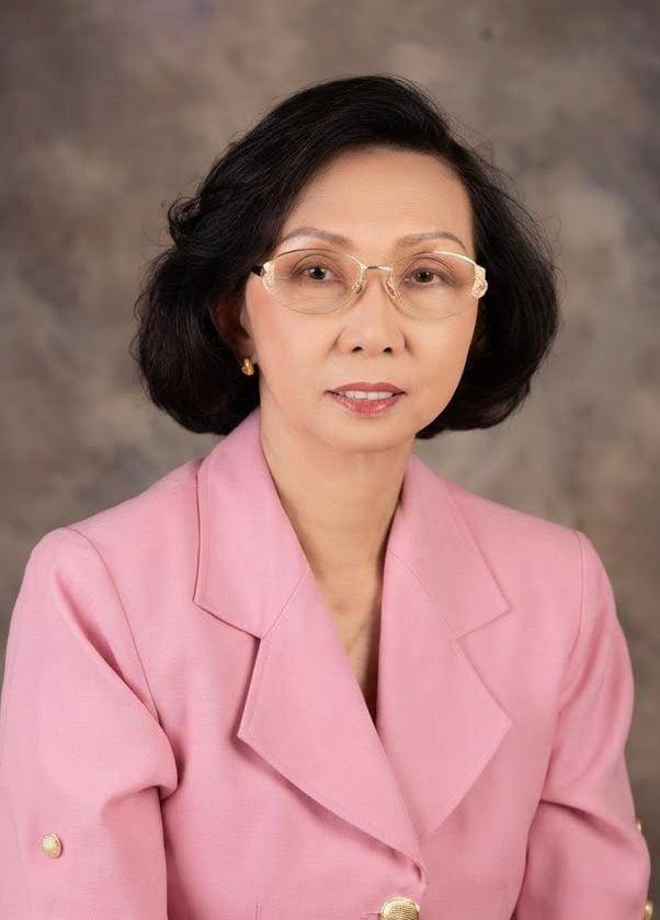 Veronica Julianti ( Tjan Hong Nio )